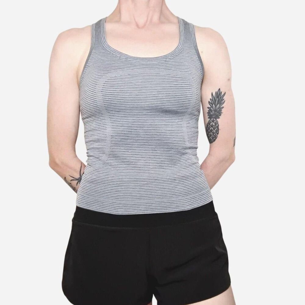 Lululemon Swiftly Tech Racerback 2.0 *Race Length Size 2 Gray Blue Striped